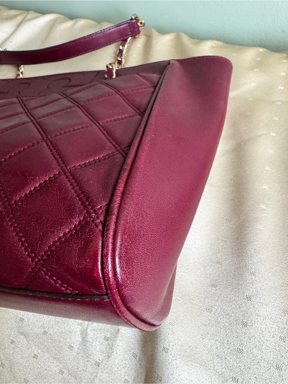 Tory Burch Quilted Leather Tote Shoulder Bag in Burgundy - Picture 10 of 16